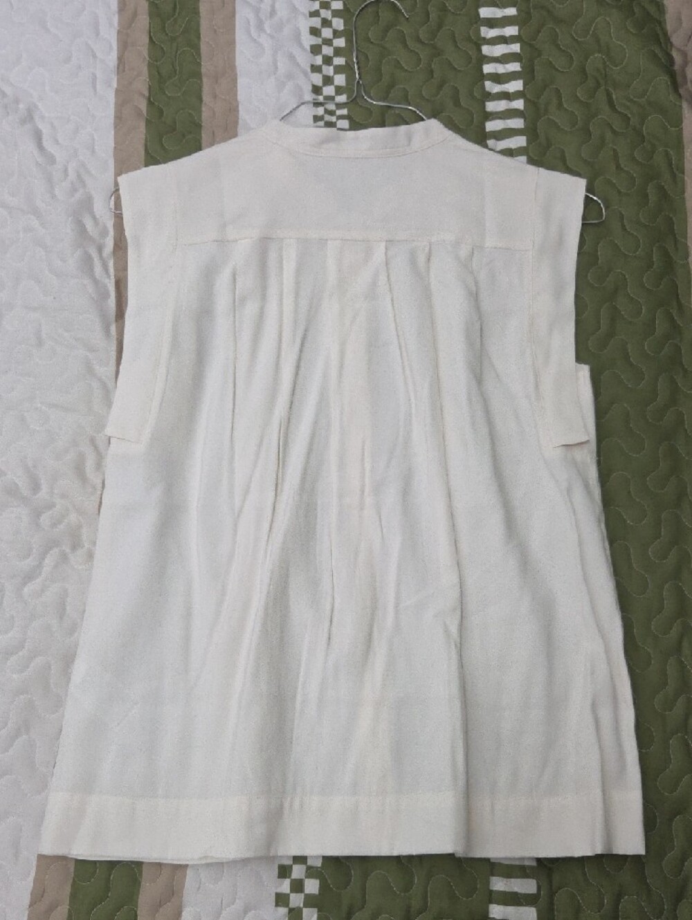 Banana Republic Ivory Women's Blouse - Picture 3 of 3